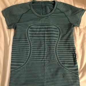 Lululemon swifty tee size 10